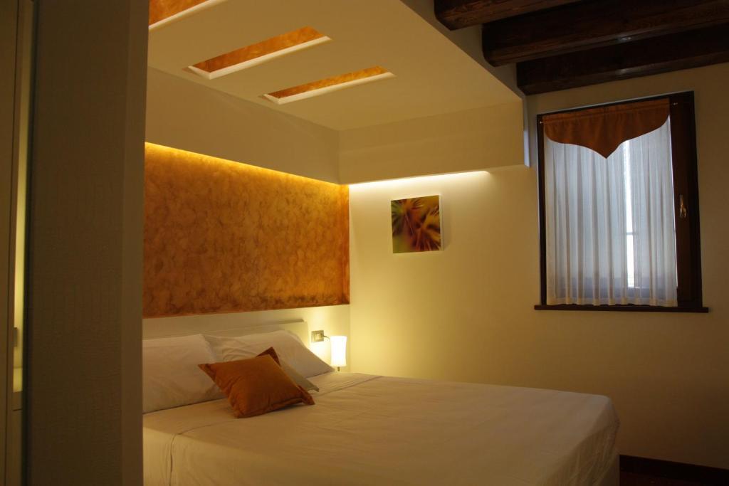 Hotel & Wellness Antico Borgo Torricella San Vito al Tagliamento Room photo