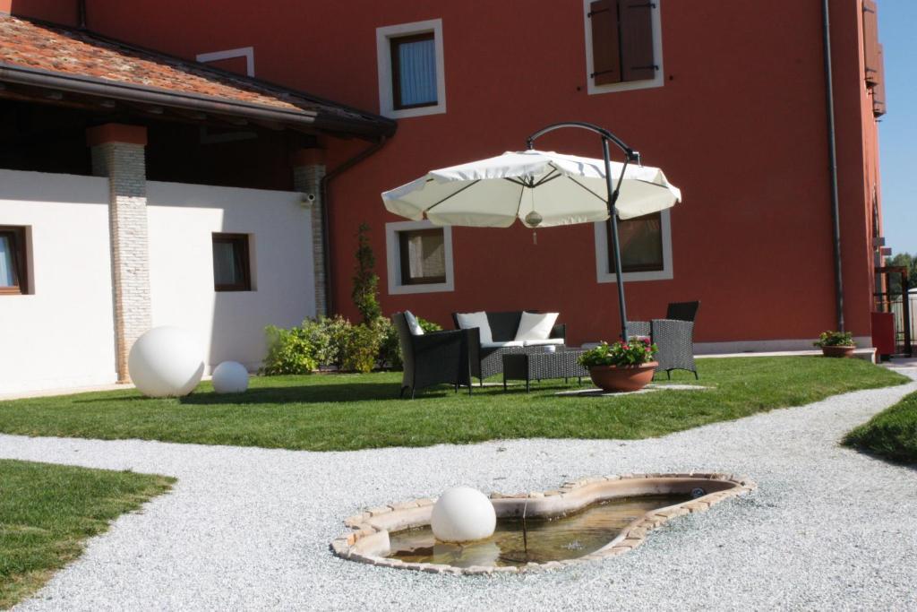 Hotel & Wellness Antico Borgo Torricella San Vito al Tagliamento Exterior photo