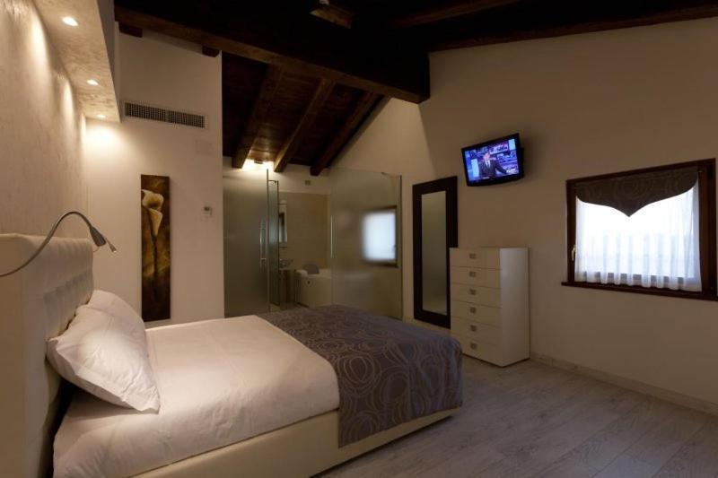 Hotel & Wellness Antico Borgo Torricella San Vito al Tagliamento Room photo