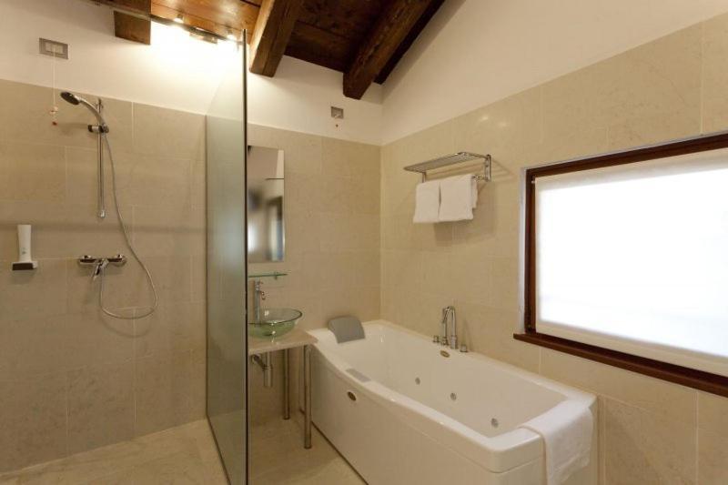 Hotel & Wellness Antico Borgo Torricella San Vito al Tagliamento Room photo
