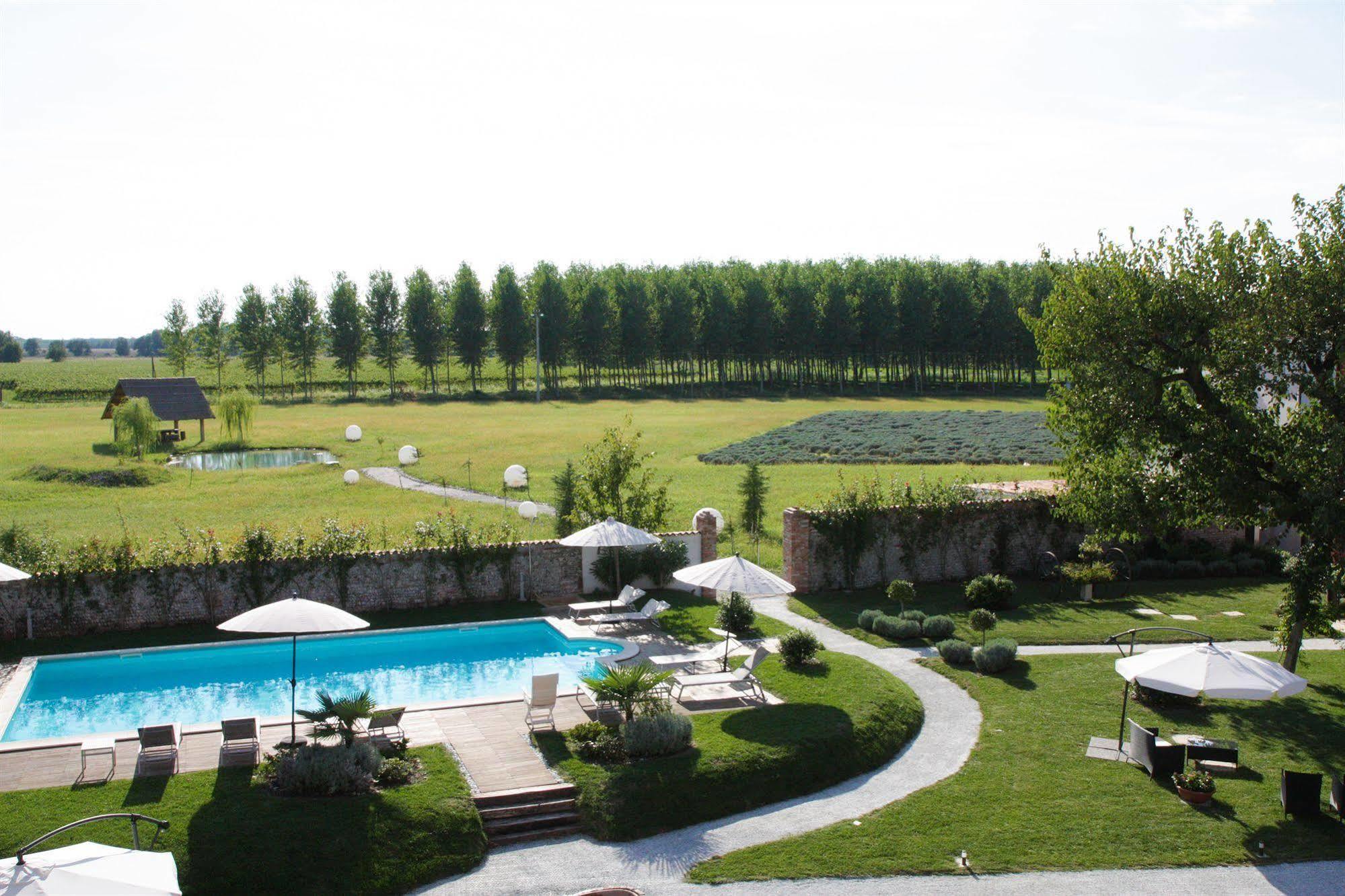 Hotel & Wellness Antico Borgo Torricella San Vito al Tagliamento Exterior photo